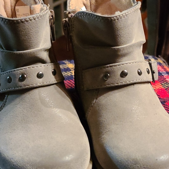 Boots - Picture 2 of 2